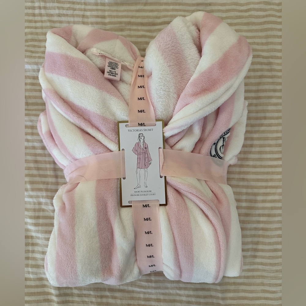 Victoria's Secret Soft Pink and White Robe